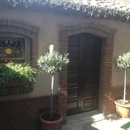Holiday La Martina Holiday home Motta Camastra